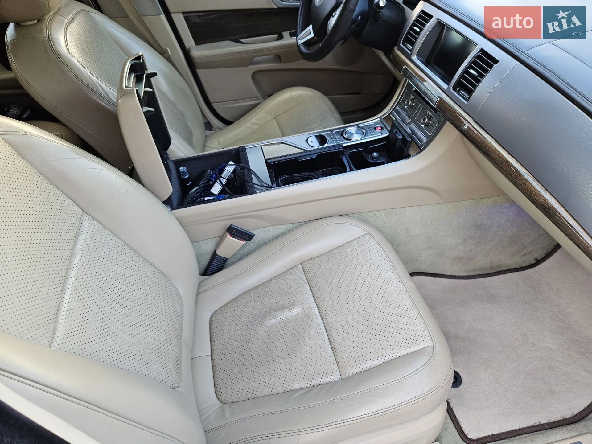2010 Jaguar XF - мініатюра 9