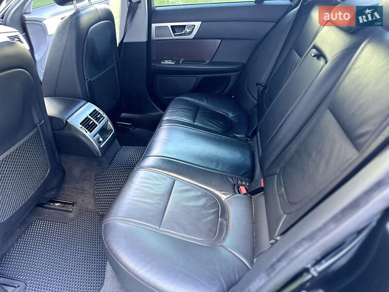 Седан Jaguar XF 2013 в Одессе