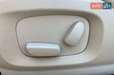 Седан Jaguar XF 2012 в 