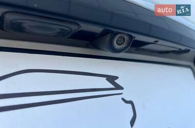Седан Jaguar XF 2012 в 