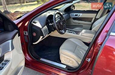 Седан Jaguar XF 2012 в 