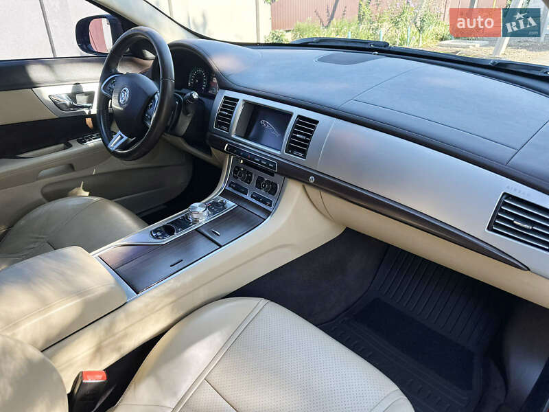 Седан Jaguar XF 2012 в Одессе