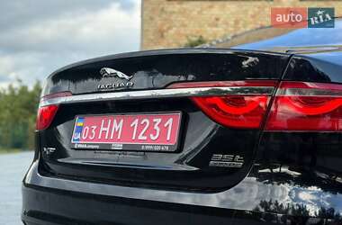 Седан Jaguar XF 2017 в 
