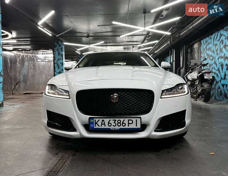 Седан Jaguar XF 2017 в Києві