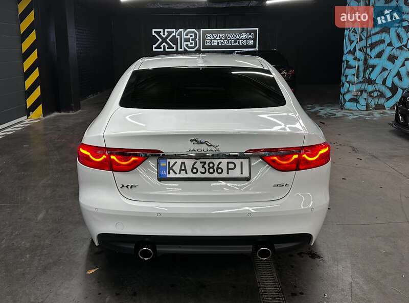 Седан Jaguar XF 2017 в Києві