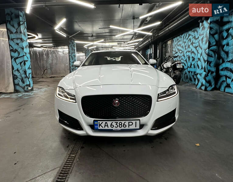 Седан Jaguar XF 2017 в Києві