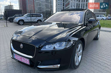 Седан Jaguar XF 2018 в Киеве