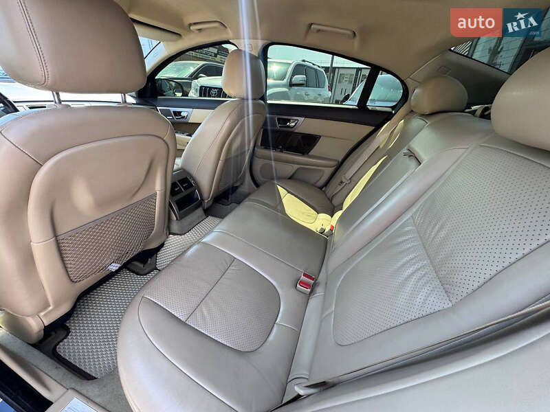 Седан Jaguar XF 2008 в Харкові