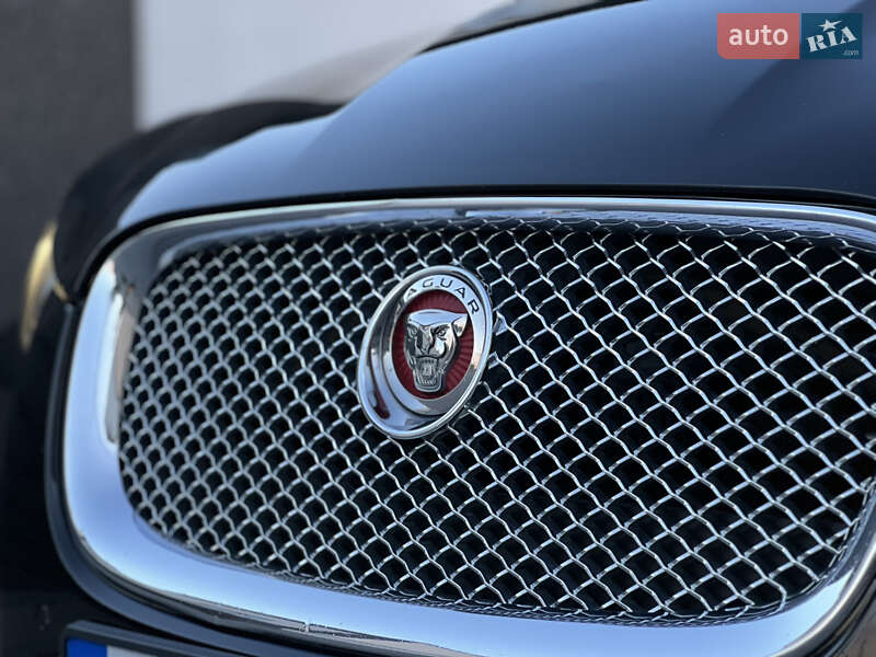 Седан Jaguar XF 2014 в Тернополі