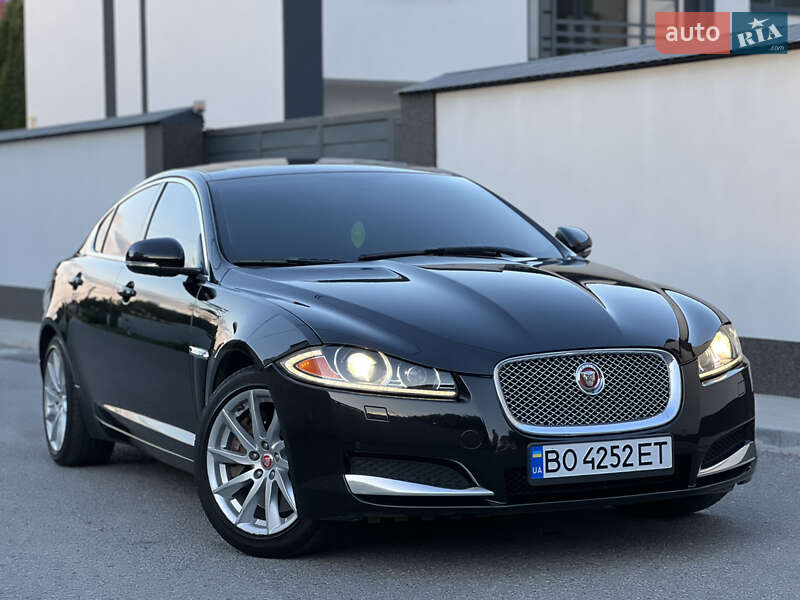 Седан Jaguar XF 2014 в Тернополі