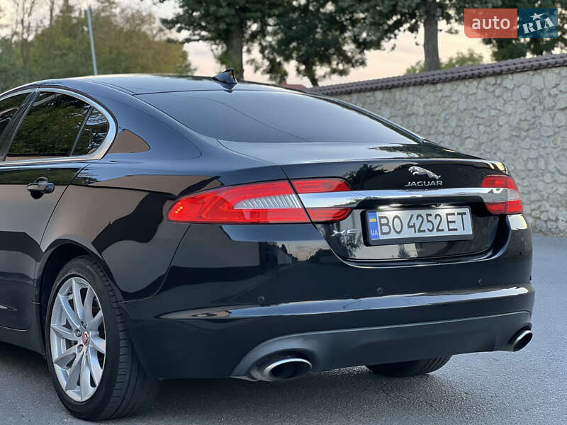 Седан Jaguar XF 2014 в Тернополі