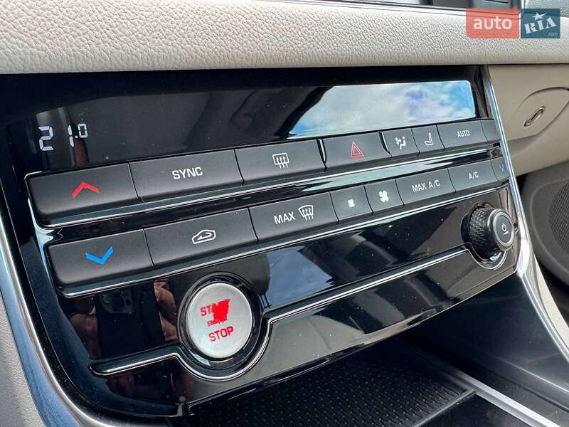 Седан Jaguar XF 2016 в Києві