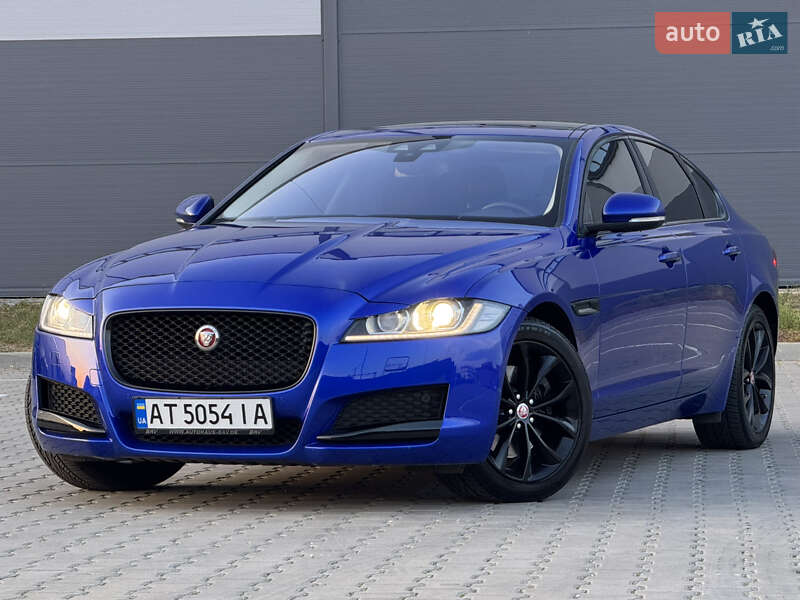 Седан Jaguar XF 2016 в Ивано-Франковске