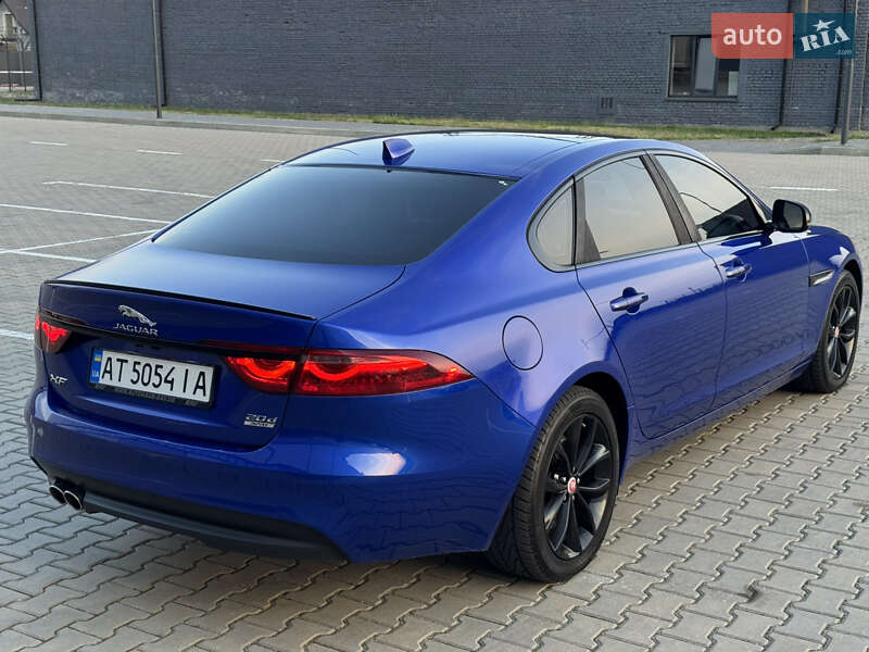 Седан Jaguar XF 2016 в Ивано-Франковске