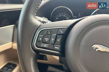 Седан Jaguar XF 2018 в 
