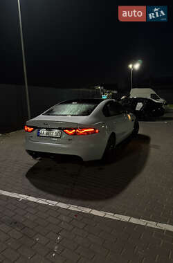 Седан Jaguar XF 2016 в 