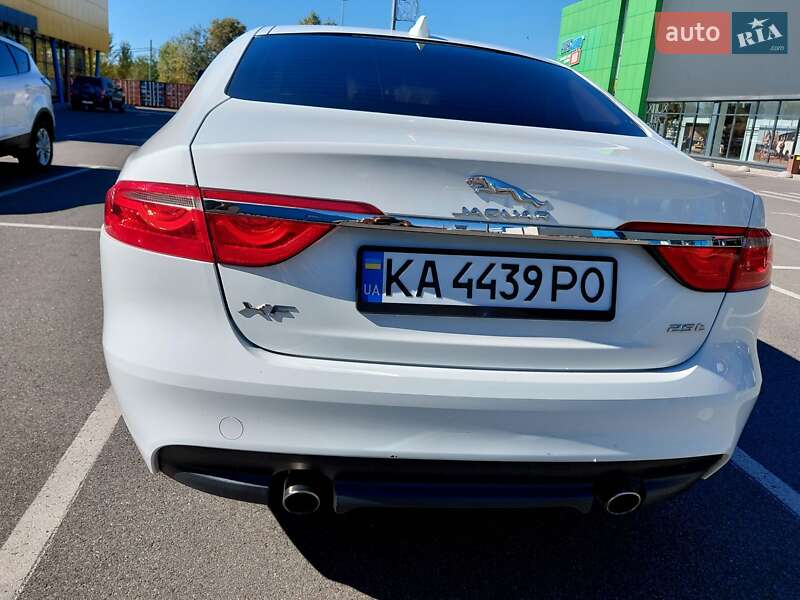 Седан Jaguar XF 2017 в Киеве