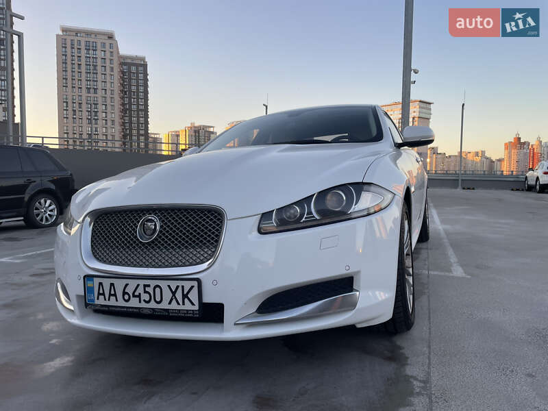 Седан Jaguar XF 2012 в Киеве