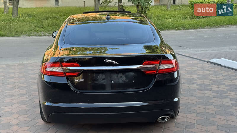 Седан Jaguar XF 2014 в Киеве