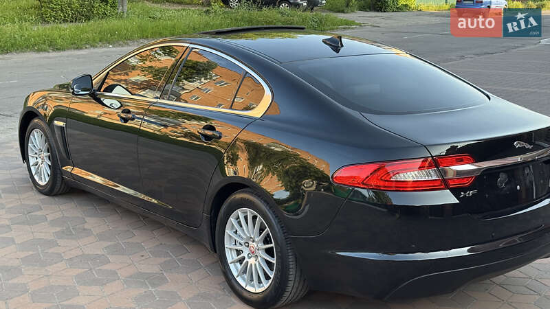 Седан Jaguar XF 2014 в Киеве