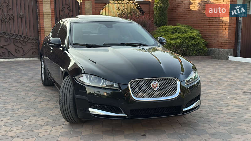 Седан Jaguar XF 2014 в Киеве