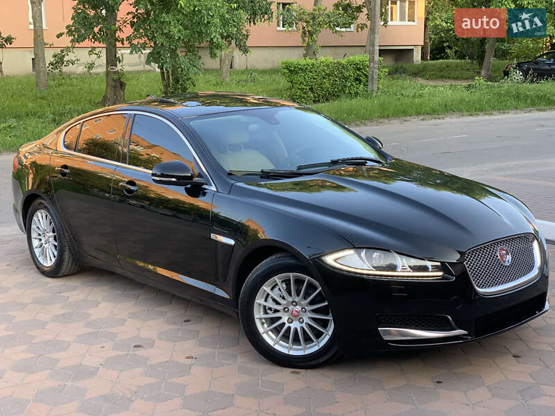 Седан Jaguar XF 2014 в Киеве