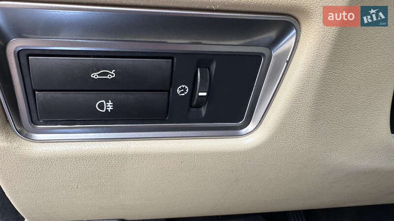 Седан Jaguar XF 2014 в Киеве