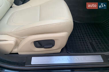 Седан Jaguar XF 2014 в 