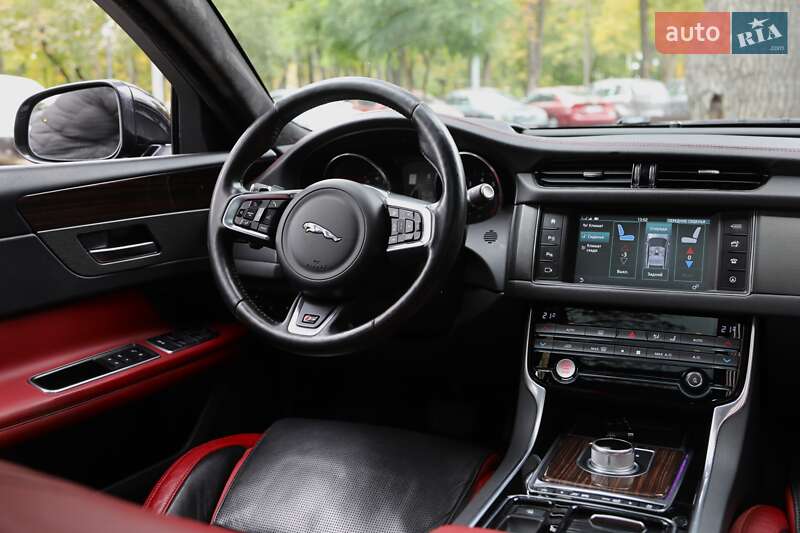 Седан Jaguar XF 2015 в Харькове