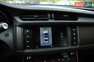 Седан Jaguar XF 2015 в 