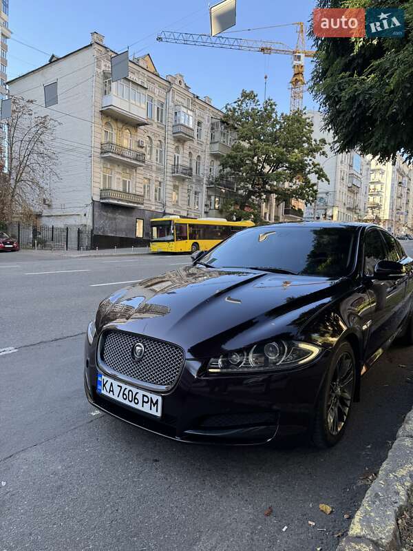 Jaguar XF 2012