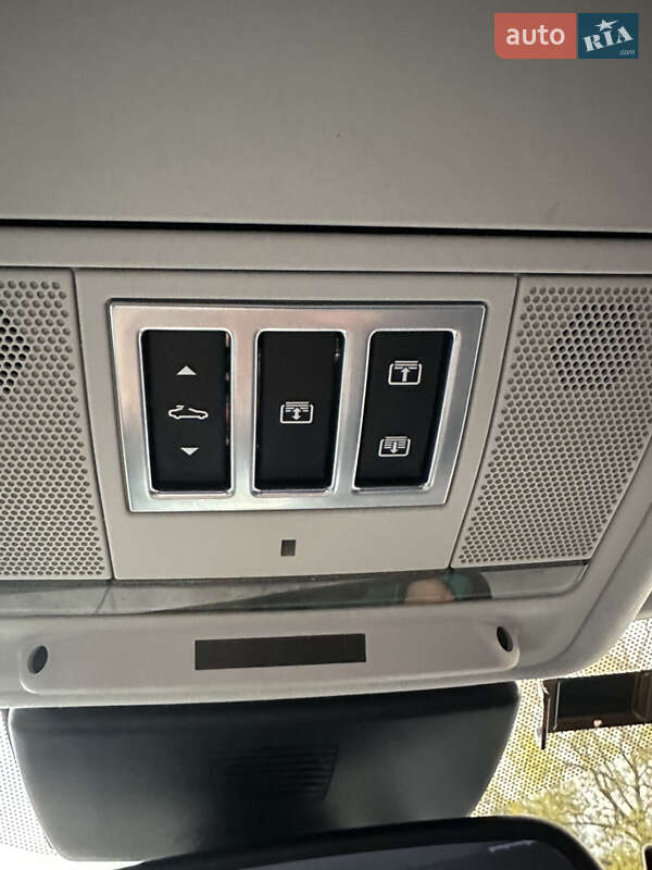 Седан Jaguar XF 2016 в Львове