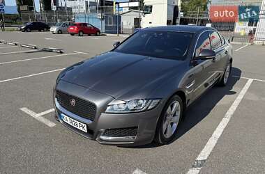 Седан Jaguar XF 2018 в 