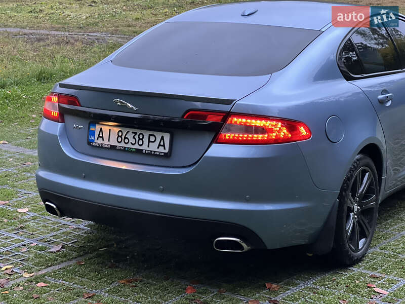 Седан Jaguar XF 2008 в Киеве