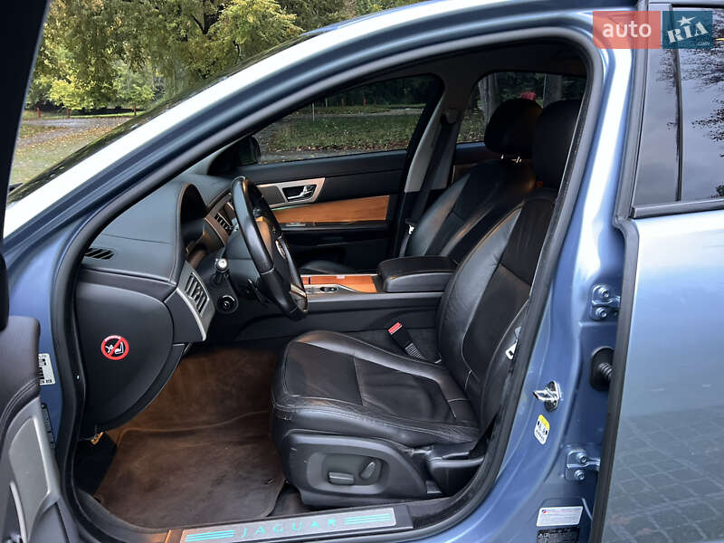 Седан Jaguar XF 2008 в Киеве