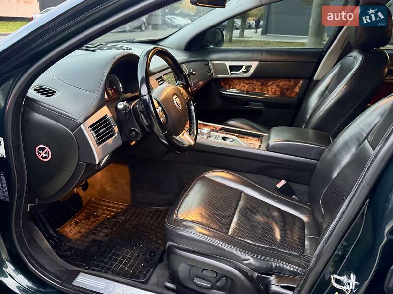 Седан Jaguar XF 2009 в Одессе