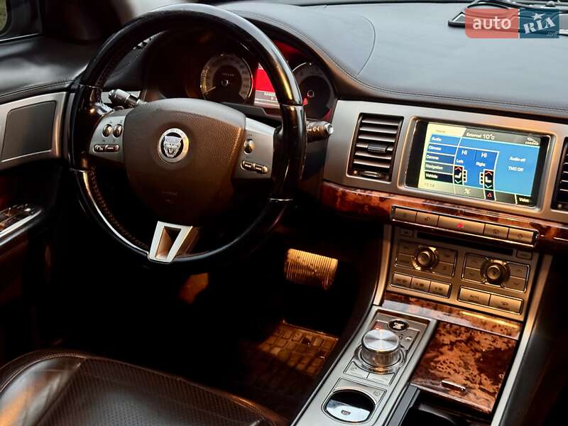 Седан Jaguar XF 2009 в Одессе