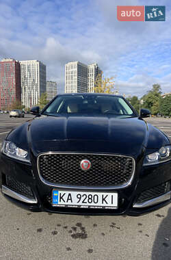 Седан Jaguar XF 2016 в 