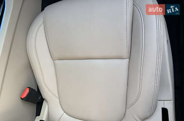 Седан Jaguar XF 2016 в 