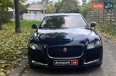 Седан Jaguar XF 2016 в 