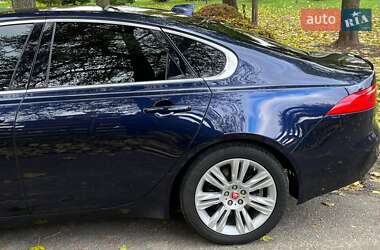 Седан Jaguar XF 2016 в 