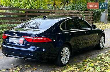 Седан Jaguar XF 2016 в 