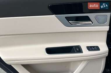 Седан Jaguar XF 2016 в 