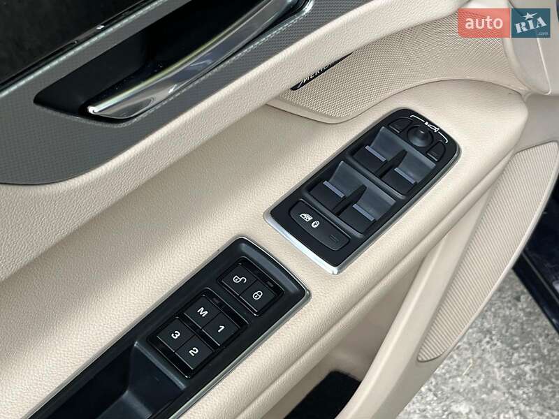 Седан Jaguar XF 2016 в Киеве