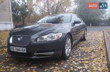 Седан Jaguar XF 2010 в 