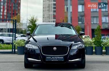 Седан Jaguar XF 2016 в  фото 3 Седан Jaguar XF 2016 в