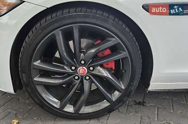 Седан Jaguar XF 2016 в  фото 4 Седан Jaguar XF 2016 в