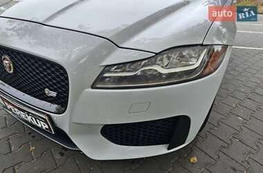 Седан Jaguar XF 2016 в  фото 12 Седан Jaguar XF 2016 в