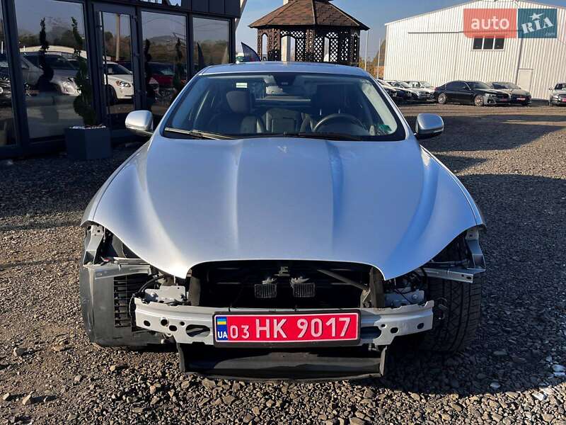 Седан Jaguar XF 2015 в Луцке