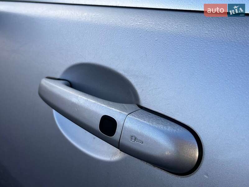 Седан Jaguar XF 2015 в Луцке